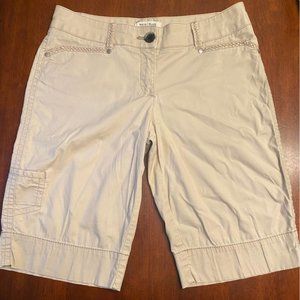 White House Black Market khaki women’s shorts size 10